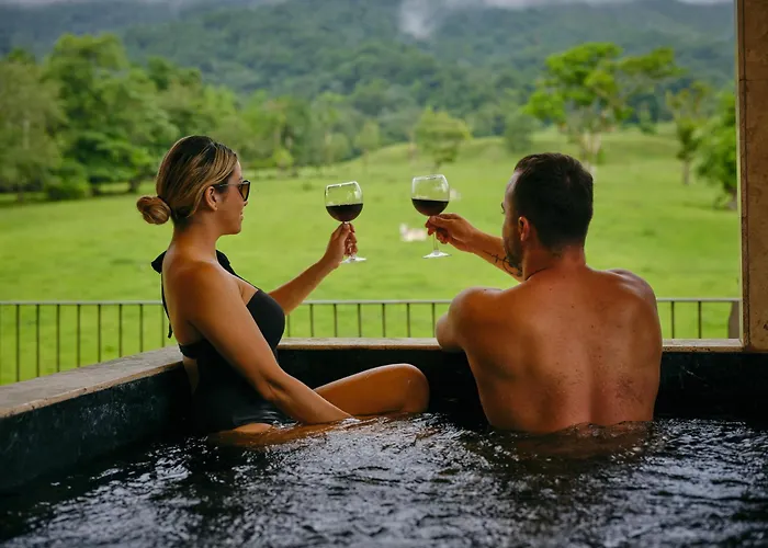 Paradise Hot Springs - Thermal Water & Volcano Views La Fortuna
