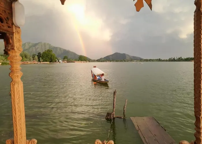 Palace Heights Houseboats Srinagar 