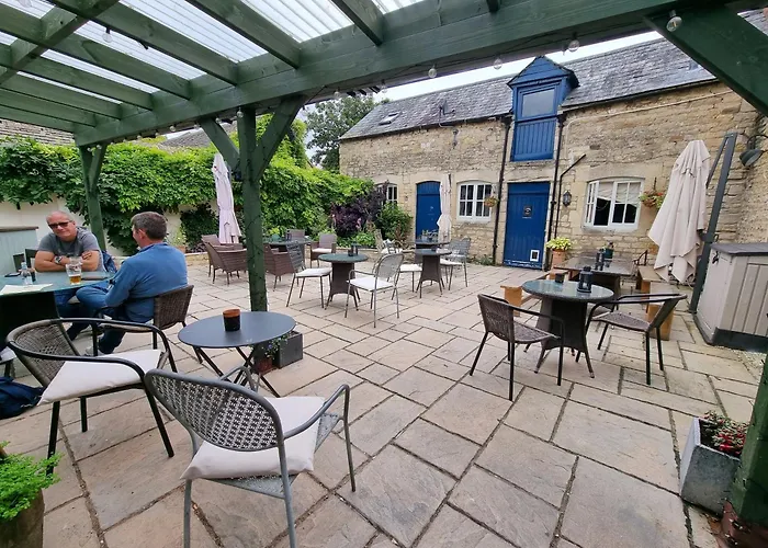The Golden Cross Hotel Cirencester