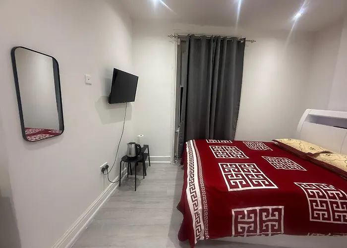 Y2 Guest House London