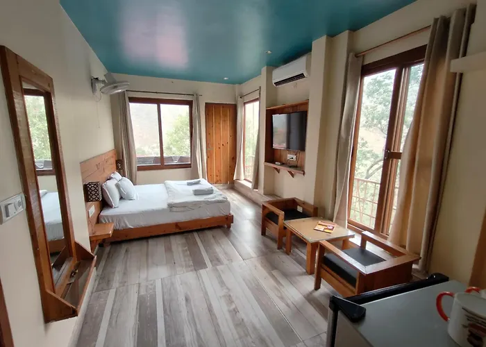 Hill Top Swiss Cottage Rishikesh