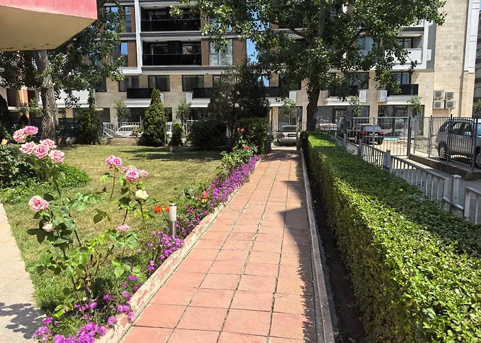 Rose Garden Omax Apartments Slantschew brjag
