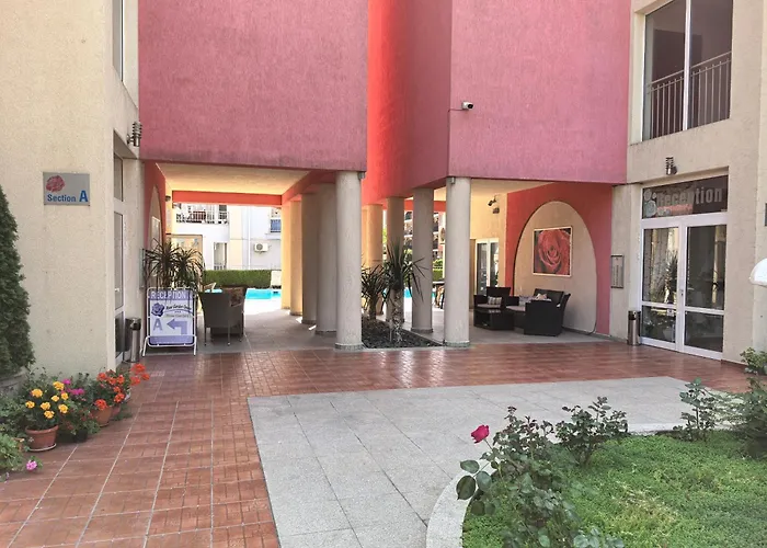 Rose Garden Omax Apartments Slantschew brjag