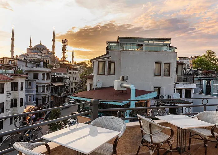 Azade Premier Istanbul Hotel&Steps from Hagia Sophia
