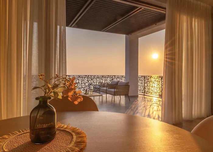 Glow Boutique Hotel & Suites Sarandë