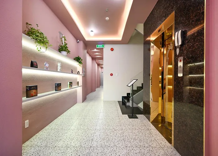 Brown Dot Hotel Saigon Airport TP. Hồ Chí Minh