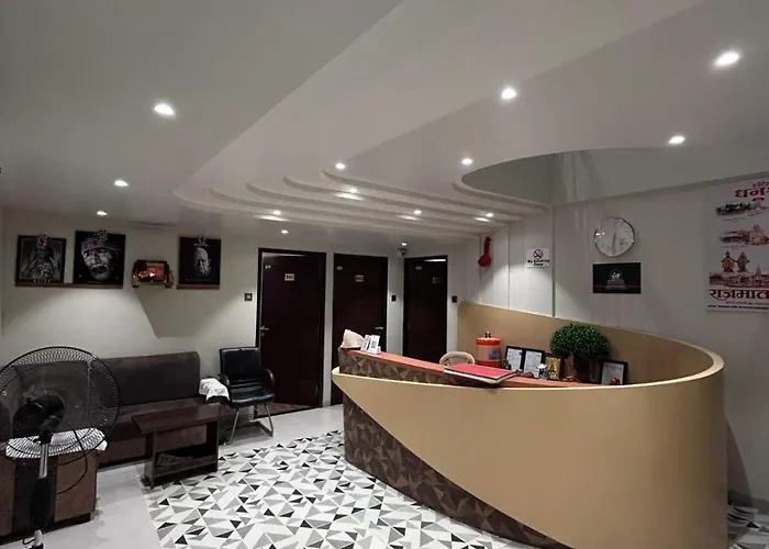 Hotel Dhanashri Solapur