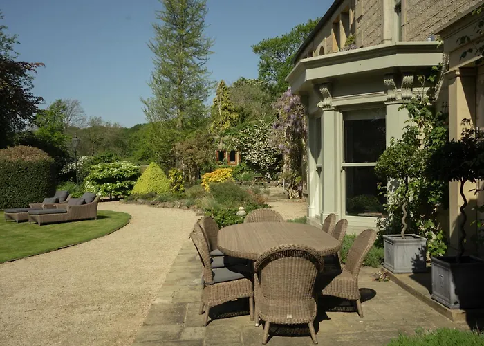 Outwood House Bed & Breakfast Leeds 
