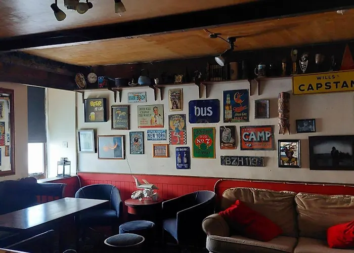 Black Toms Tavern Tinahely