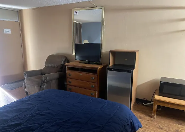 Tyler Inn & Suites