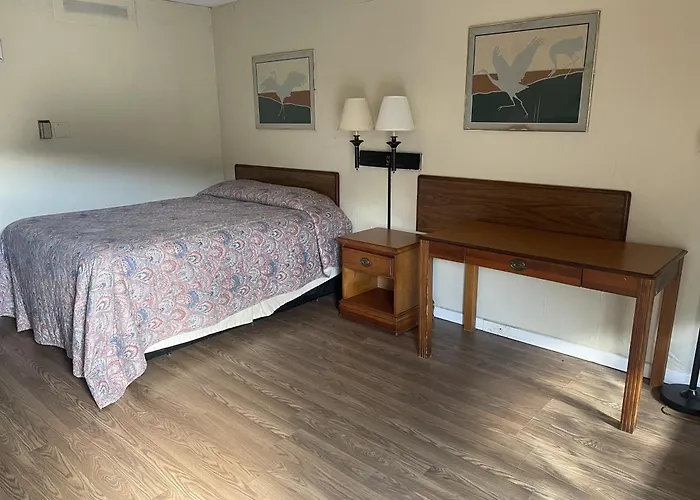 Tyler Inn & Suites
