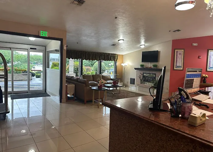 Bridgeway Inn & Suites - Portland Airport Gresham