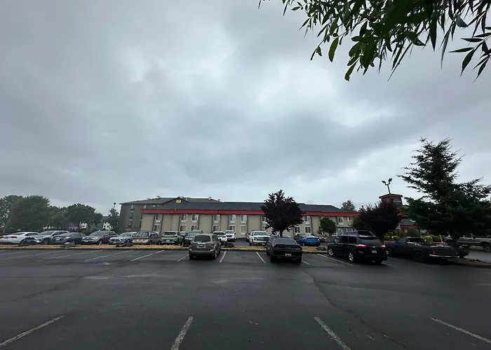 Bridgeway Inn & Suites - Portland Airport Gresham