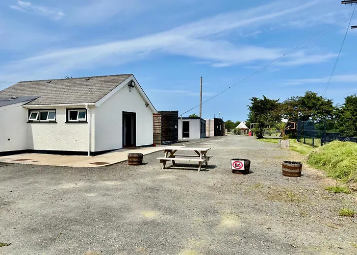 Carrowmena School House & Glamping Hotel Limavady