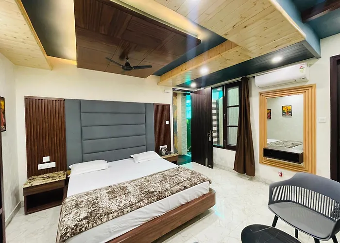 Anand Residency Bed & Breakfast Solan