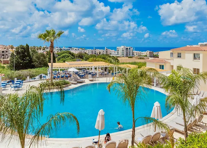 Wellclub Resort - Wellness & Seaview Suites Pafos
