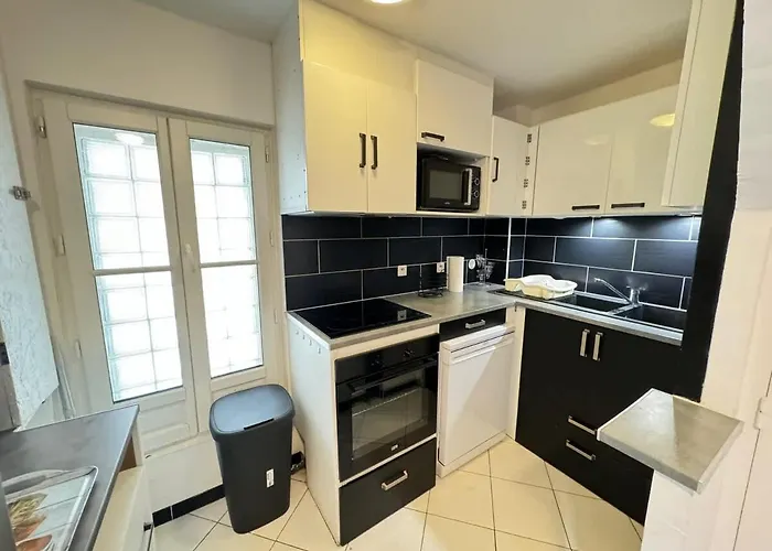 Chambre Neuf Ecluses 2E Etage Beziers