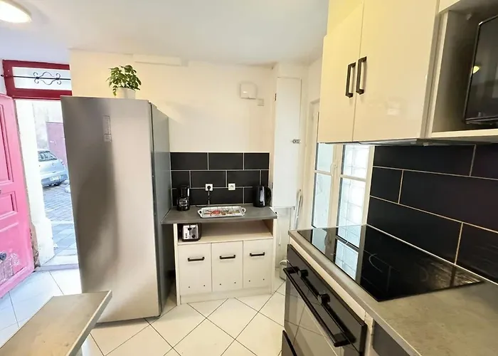 Chambre Neuf Ecluses 2E Etage Beziers