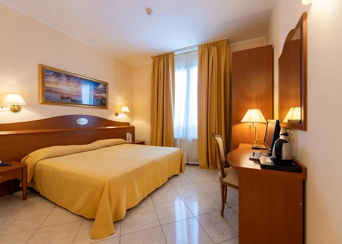 Hotel Ambasciata Venice - Atika & Atif Mestre