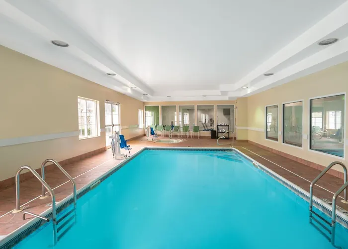La Quinta By Wyndham Latham Albany Airport Hotel