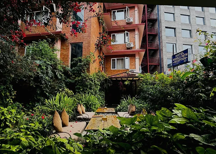 Hotel Middle Path & Spa Pokhara