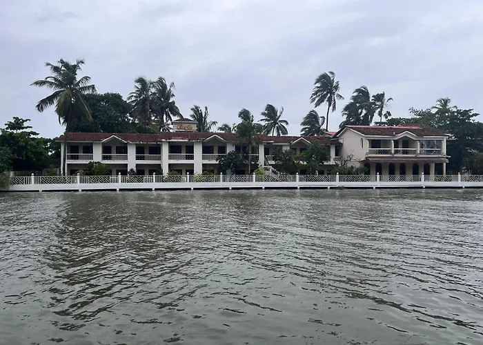 Hotel Riverside Baga