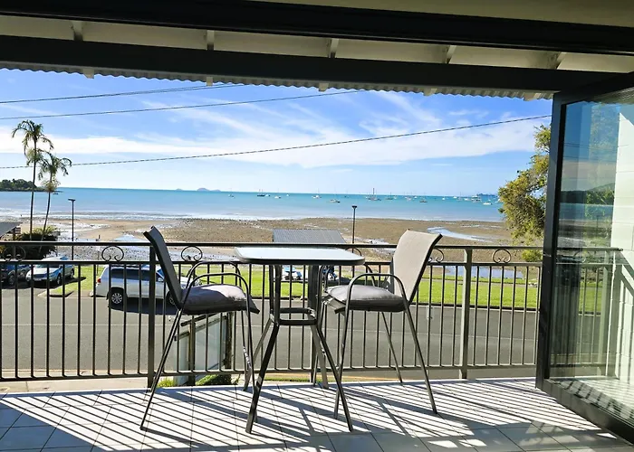 Whitsunday Waterfront Apartments Airlie Beach