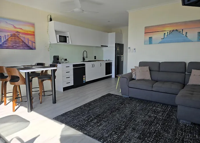 Whitsunday Waterfront Apartments Airlie Beach