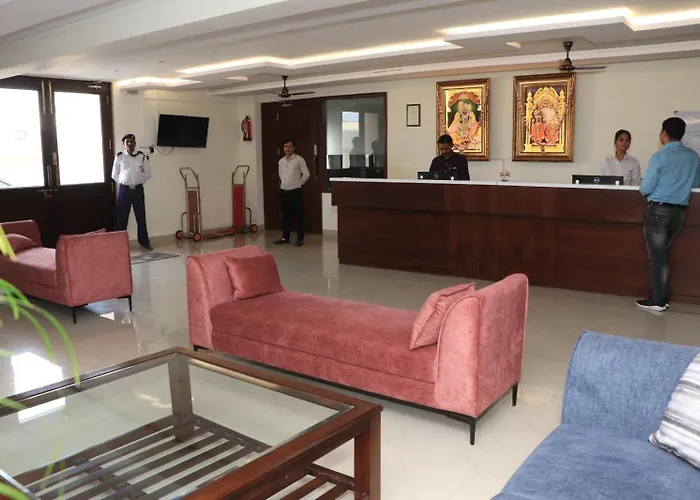 Dwarka Kunj Hotel Vrindavan