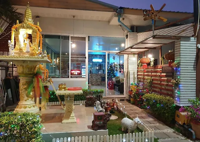 Friends House Resort Bangkok