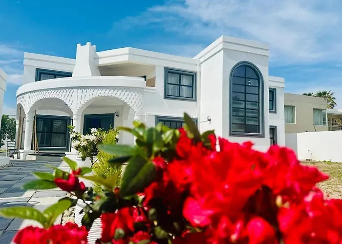 Forchutec Guest House Sunset Beach Cape Town