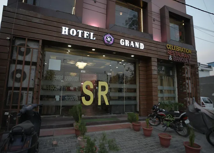 Hotel Sr Grand Haridwar