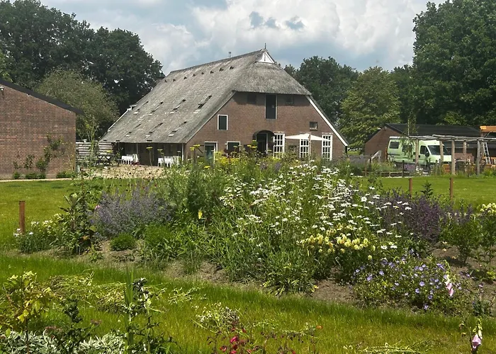 In de Dikke Bertha Bed and Breakfast Wapse