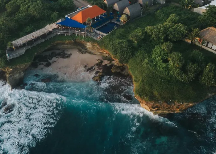 Water Blow Huts Nusa Lembongan
