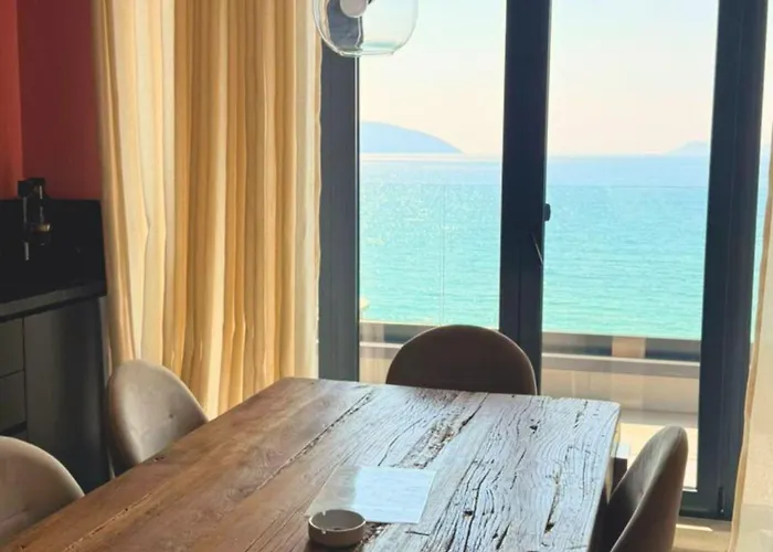 Azar Luxury Suites Vlorë