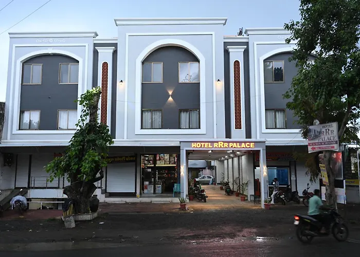 Hotel Rrr Palace Maheshwar