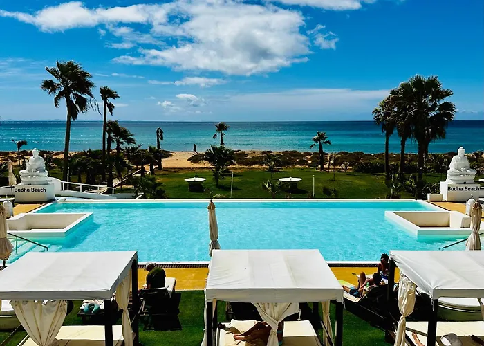 Hotel Livvo Budha Beach Santa María