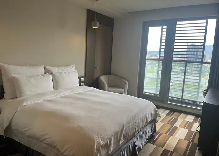 Watermark Hotel Kaohsiung Main Station