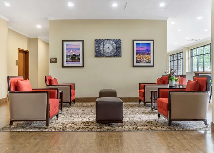 Comfort Inn & Suites Lakewood By Jblm
