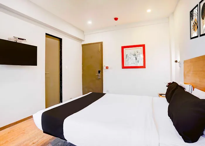 Hotel O Khar The Unicontinental Mumbai