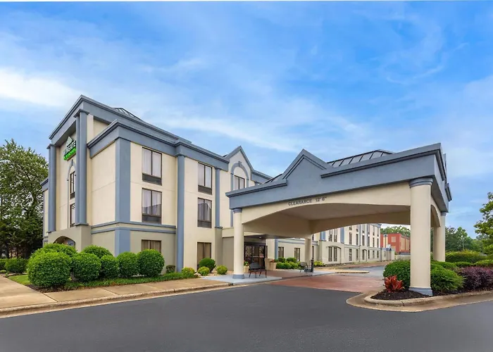 Wingate By Wyndham Greensboro-Coliseum