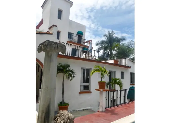 Hotel Bajo el Volcan Cuernavaca