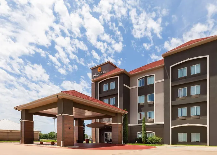 La Quinta By Wyndham Brownwood Hotel