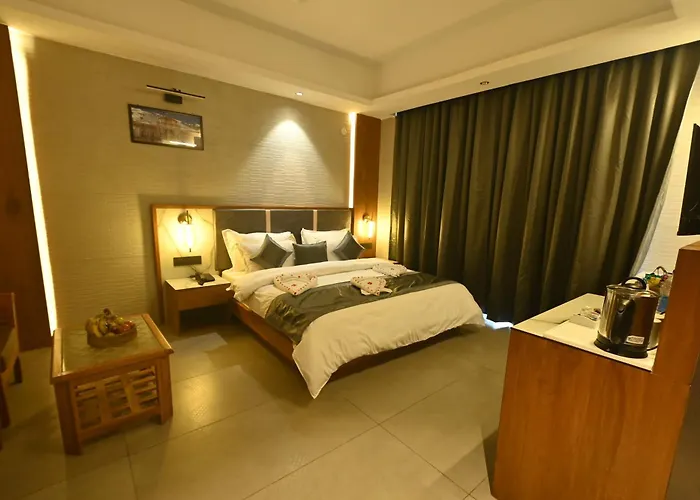 Hotel Ravine Palace Lansdowne