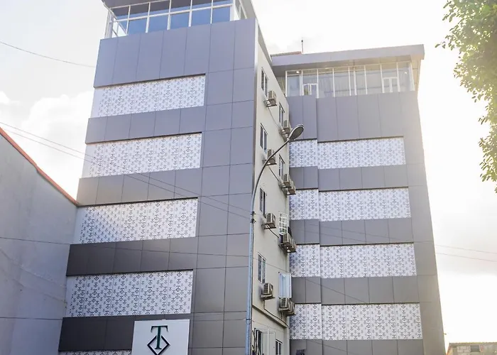 Thilhara Colombo Hotel