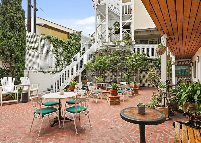 Catalina Courtyard Suites Avalon