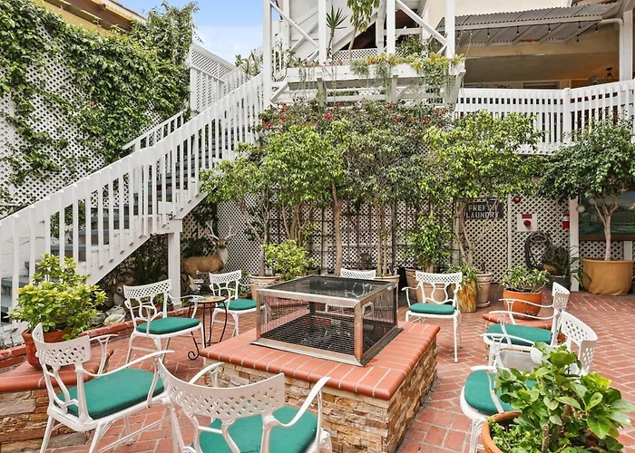 Catalina Courtyard Suites Avalon