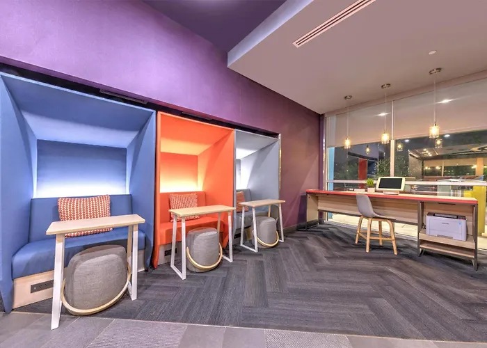 Tru By Hilton The Colony Hotel