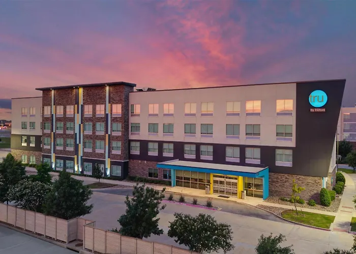 Tru By Hilton The Colony Hotel