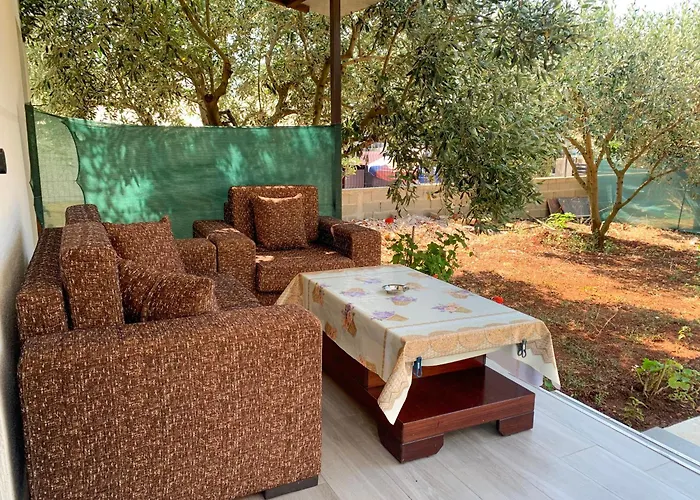 Villa Reshat Caca Ksamil
